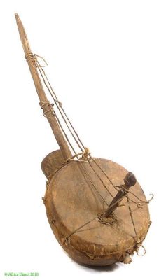 Kora Senufo: Un Voyage Mystique à Travers les Cordes Vibrantes de la Tradition Mandingue